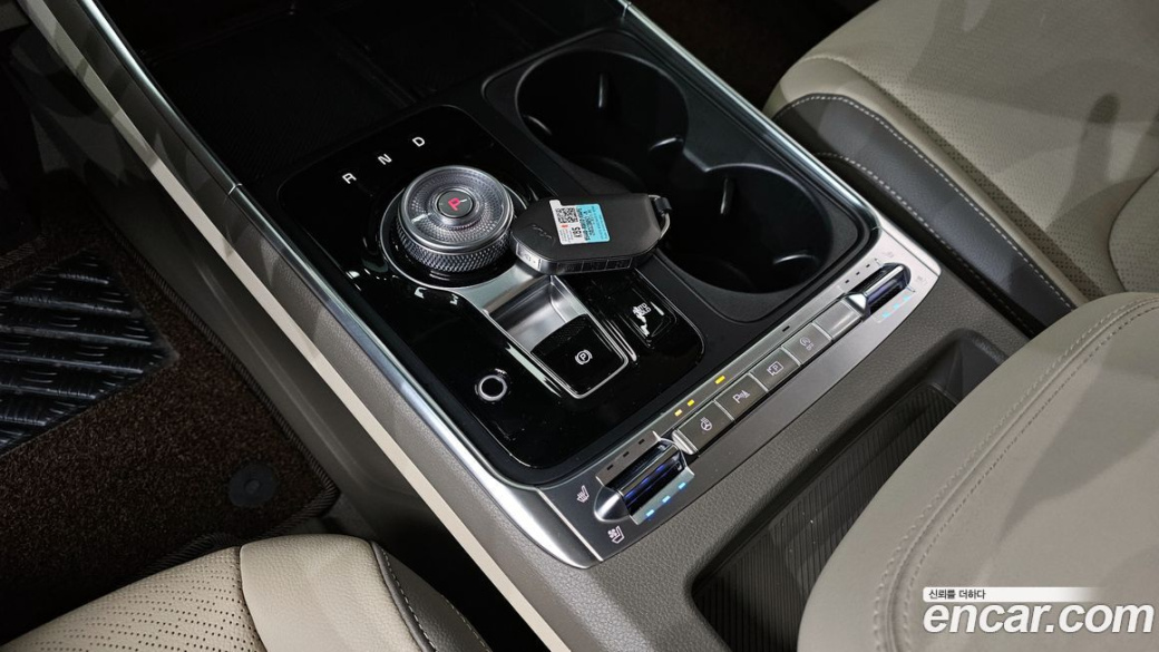 Kia Carnival 9-Seater Signature, 2025