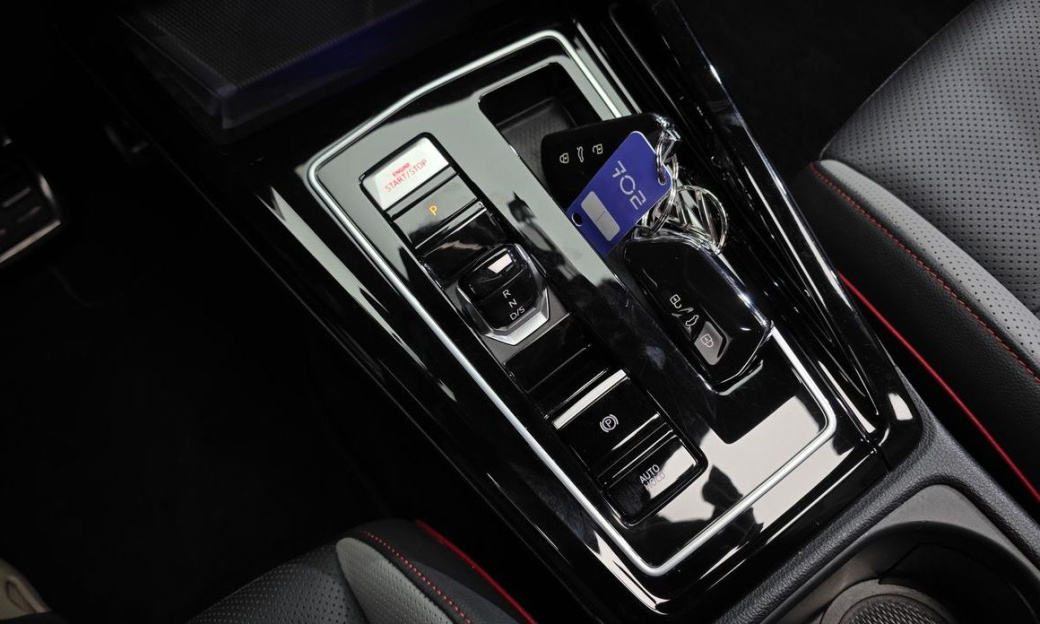 Volkswagen Golf 2.0 GTI, 2024