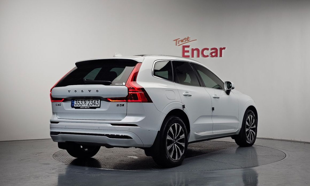 Volvo XC60 B5 Ultra Bright, 2025