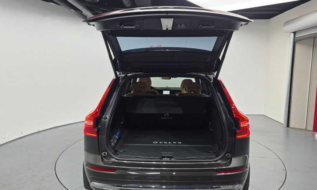 Volvo XC60 B6 Ultimate Bright, 2024
