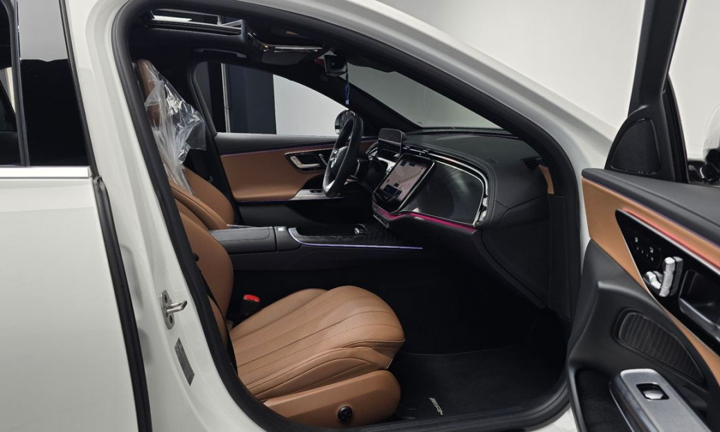 Mercedes-Benz E-Class E200 AMG Line, 2026