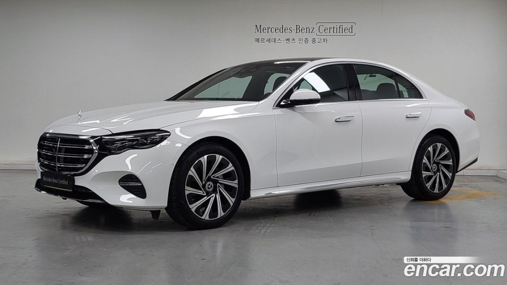 Mercedes-Benz E-Class E300 4MATIC Exclusive, 2025