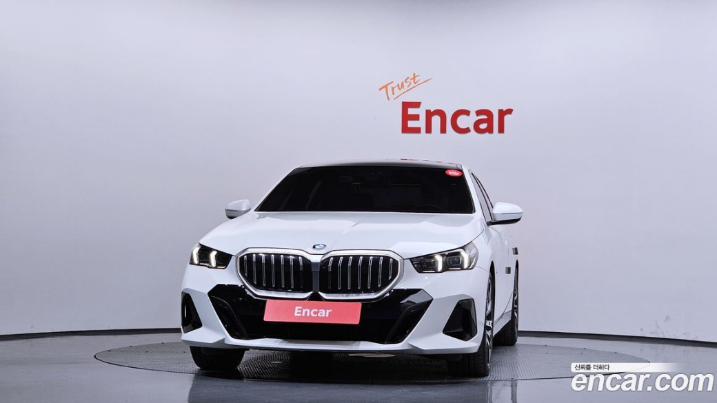 BMW 5-Series 530i xDrive M Sport, 2025