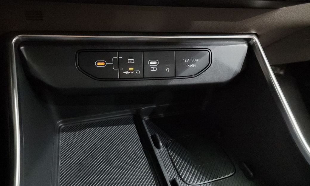 Kia Carnival 9-Seater Noblesse, 2024