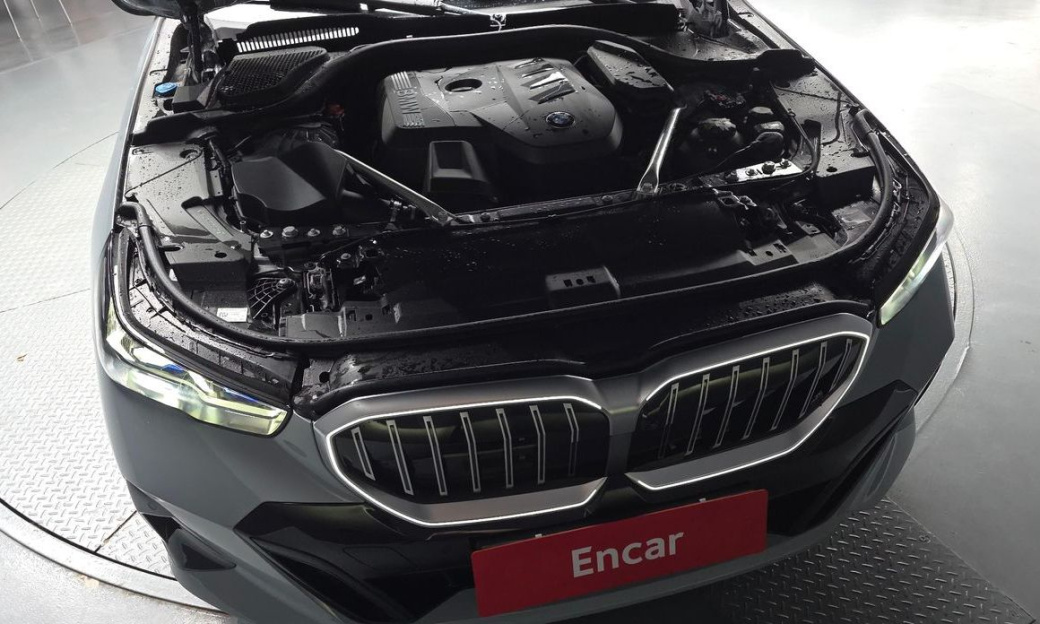 BMW 5-Series 520i M Sport, 2024