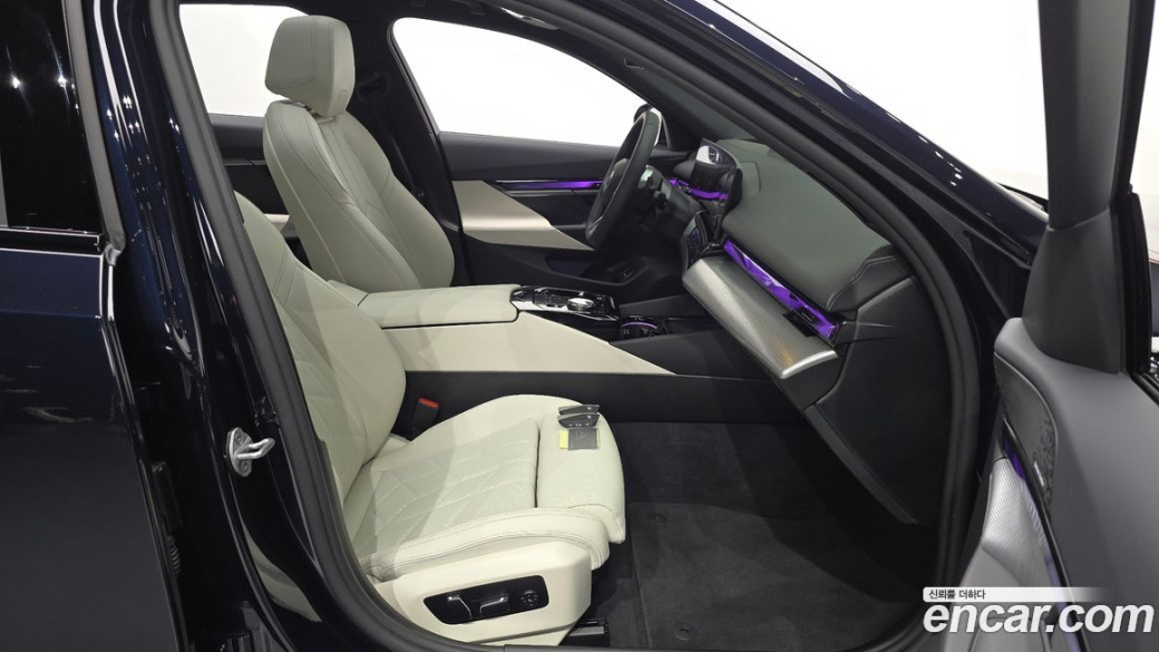 BMW 5-Series 520i M Sport, 2025