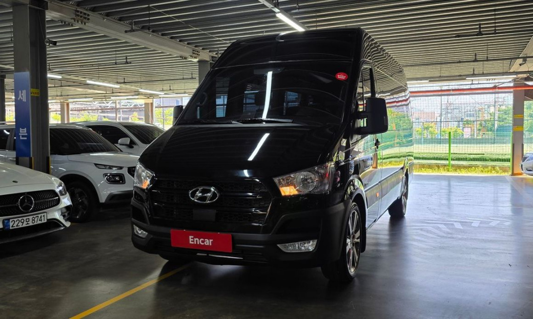 Hyundai Solati 15-seater, 2022