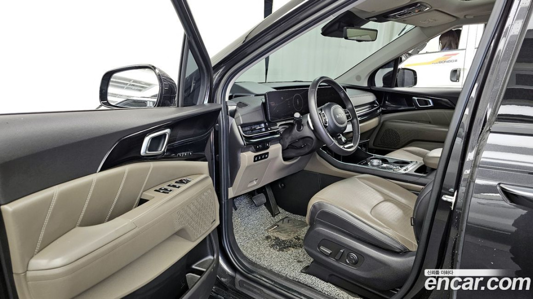 Kia Carnival 7-Seater Signature, 2024