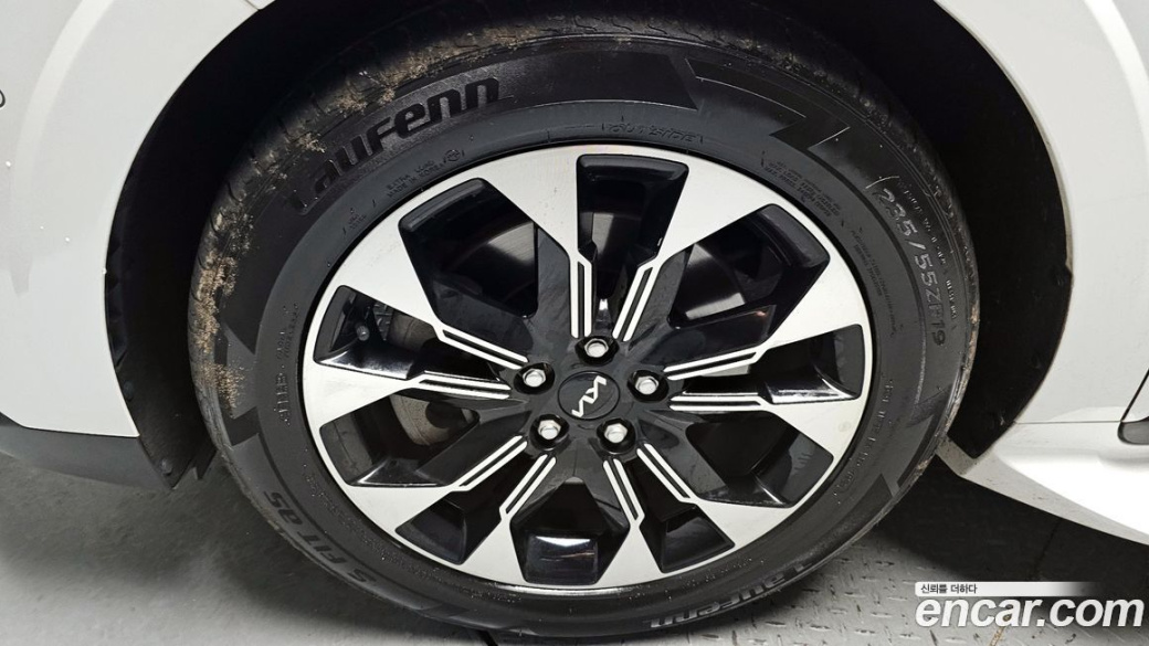 Kia Carnival 9-Seater Signature, 2023