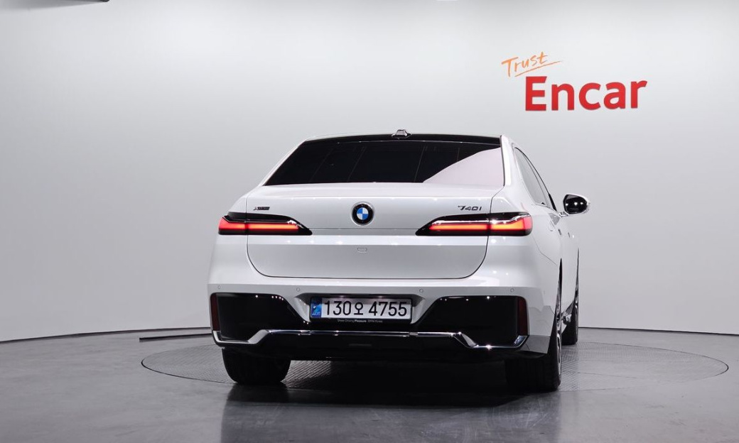 BMW 7-Series 740i xDrive M Sport, 2025