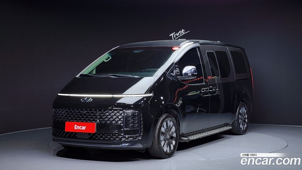 Hyundai Staria 4WD Lounge 9-Seater, 2024