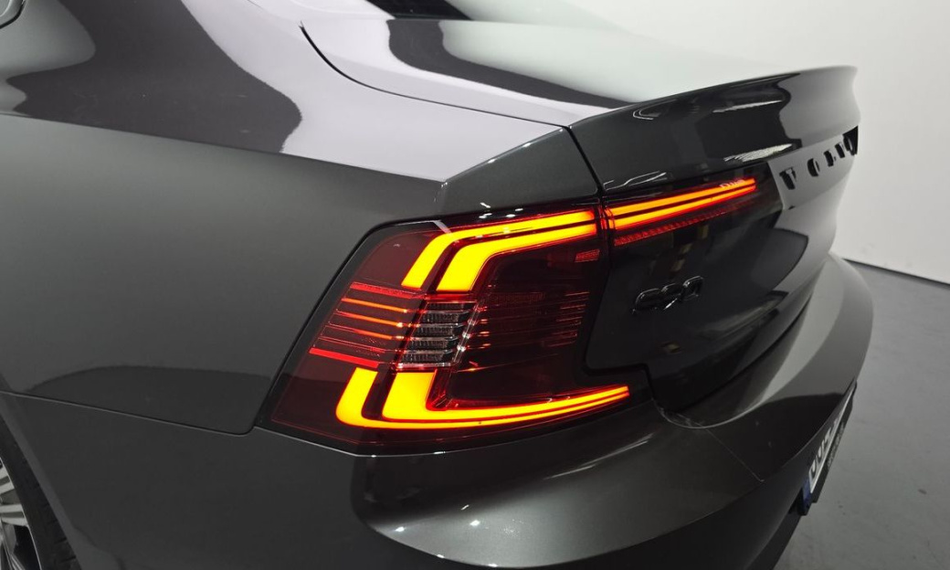 Volvo S90 B6 AWD Ultra Bright, 2025