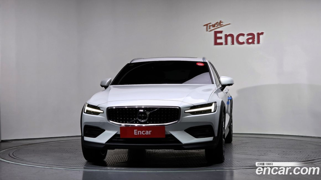 Volvo V60 B5 Pro AWD, 2022