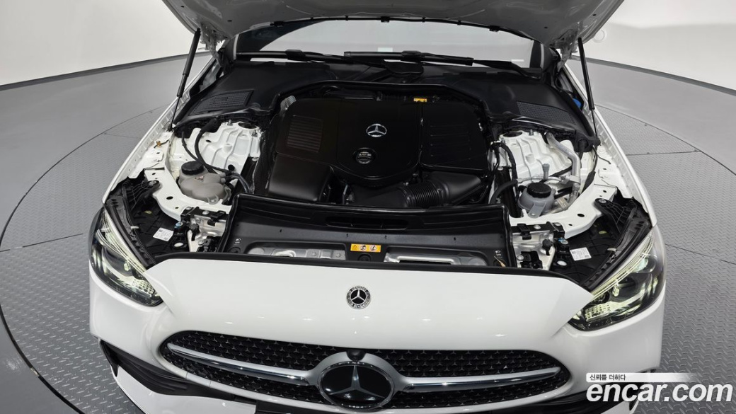 Mercedes-Benz C-Class C300 4MATIC AMG Line, 2024