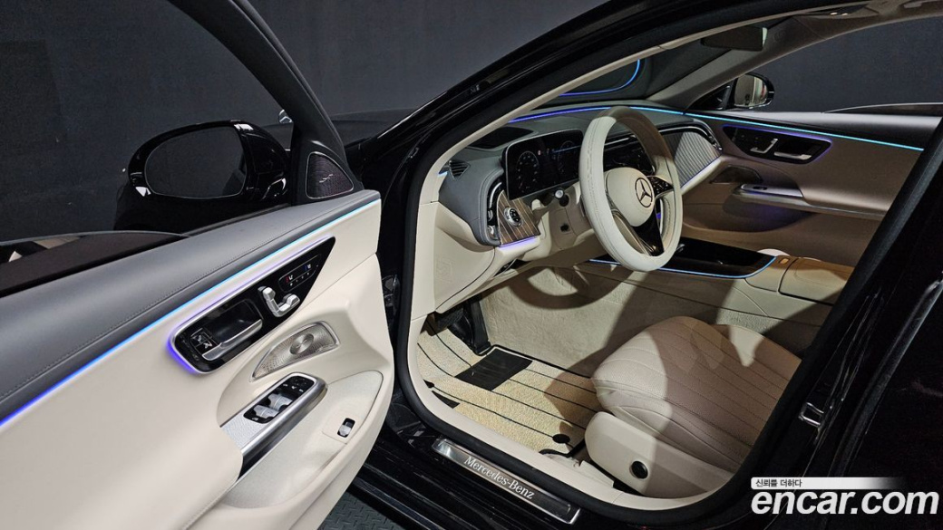 Mercedes-Benz E-Class E300 4MATIC Exclusive, 2024