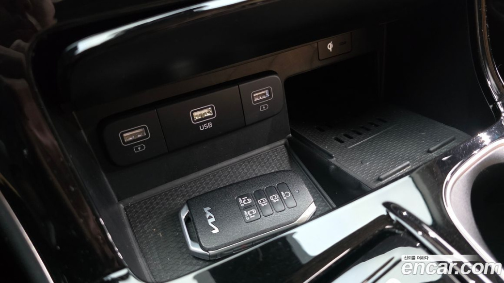 Kia Carnival 9-Seater Signature, 2023
