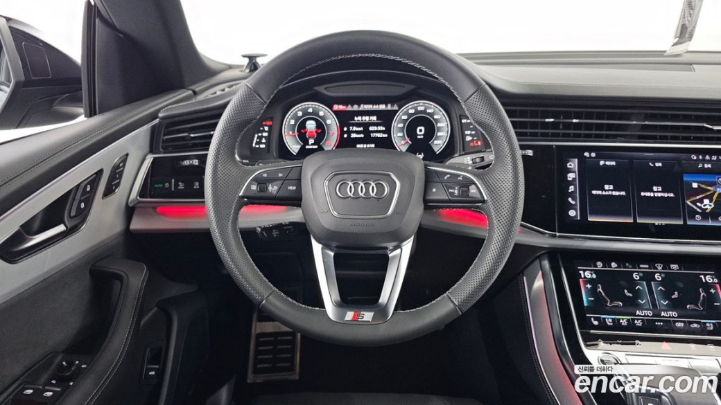 Audi Q8 55 TFSI Quattro Premium, 2023