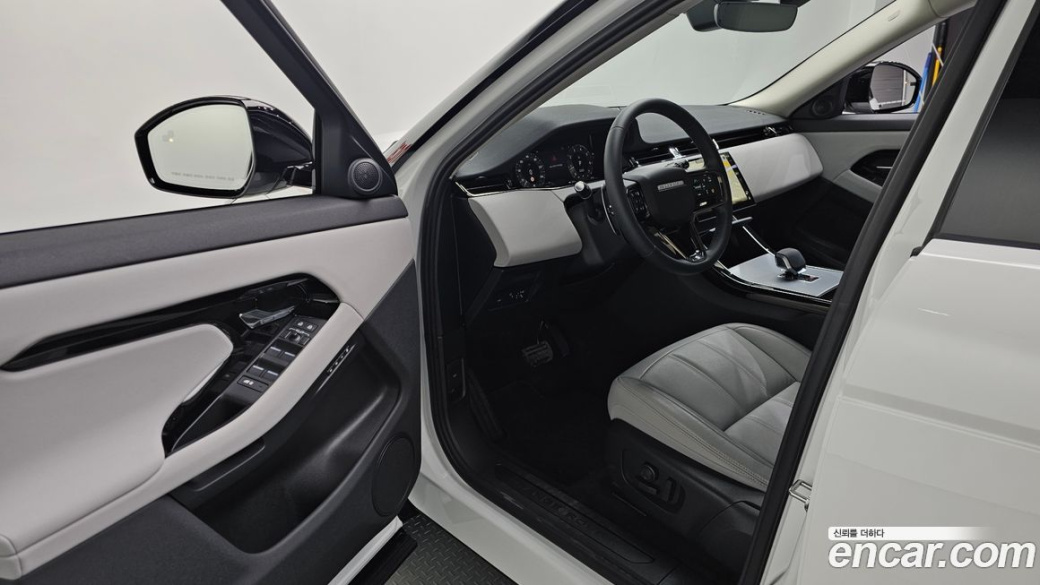 Land Rover Range Rover Evoque P250 S, 2025