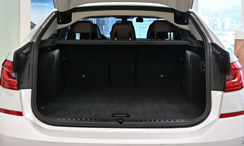BMW Gran Turismo 630i xDrive Luxury, 2023