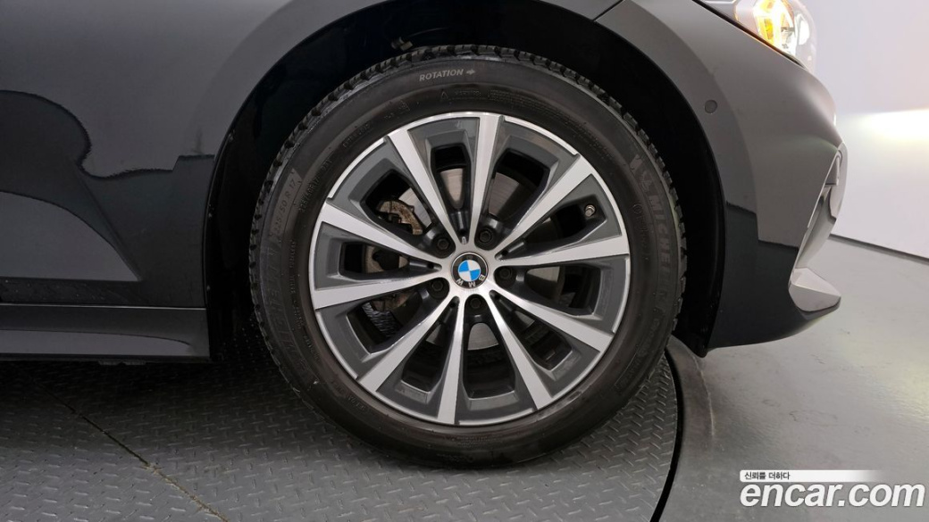 BMW 3-Series 320i Touring, 2024