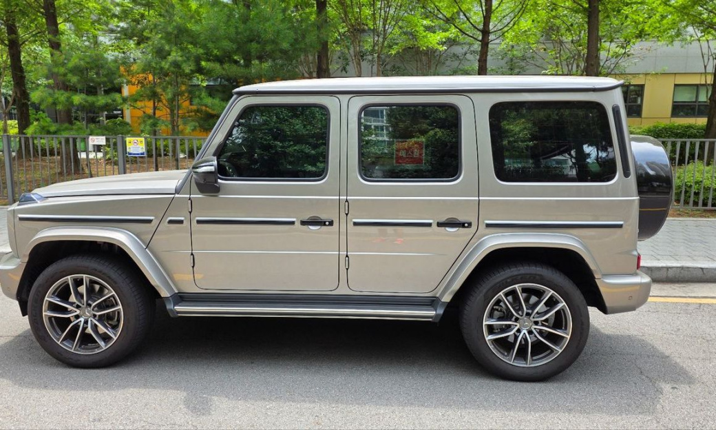 Mercedes-Benz G-Class G450d, 2025