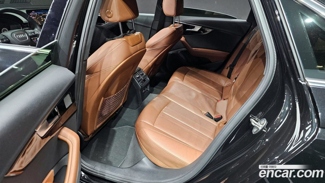 Audi A4 40 TFSI Premium, 2021