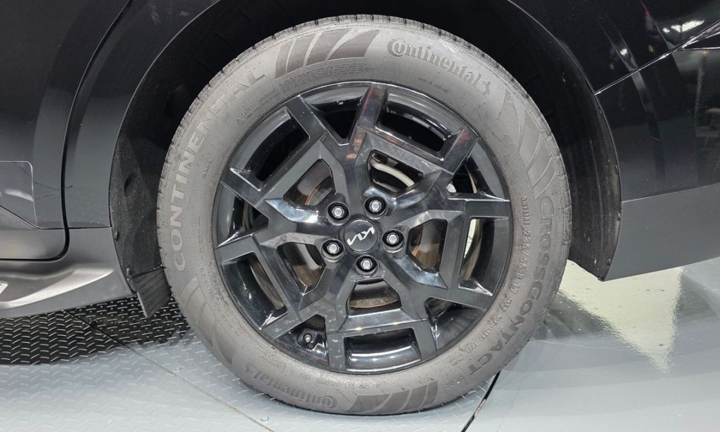 Kia Carnival 7-Seater Gravity, 2024