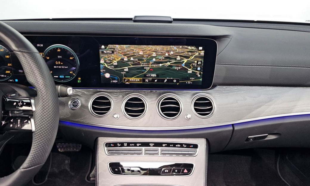 Mercedes-Benz E-Class E350 4MATIC AMG Line, 2022