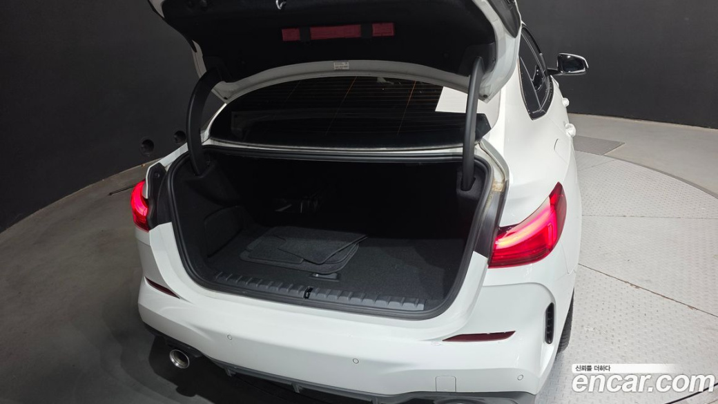 BMW 2-Series 220i M Sports, 2024