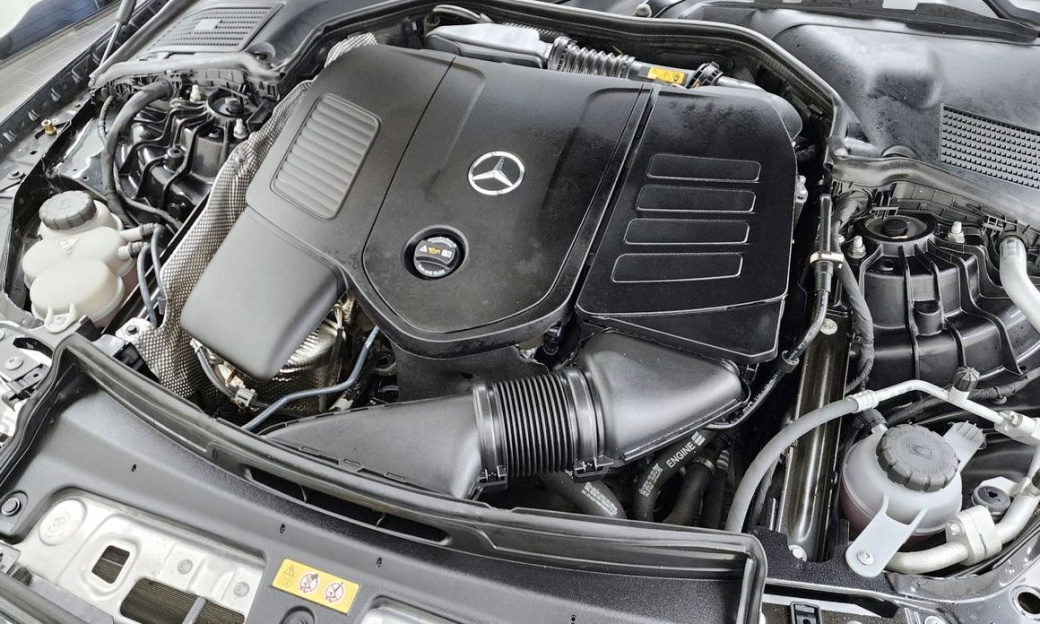Mercedes-Benz C-Class C300 4MATIC Avantgarde, 2023