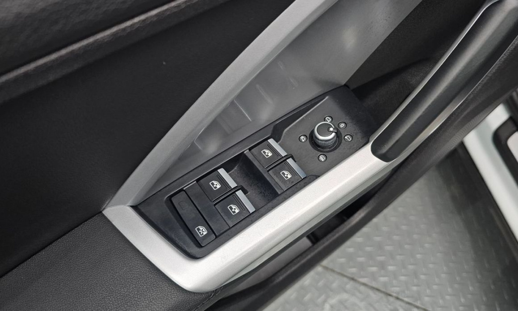 Audi Q3 35 TDI Premium, 2022