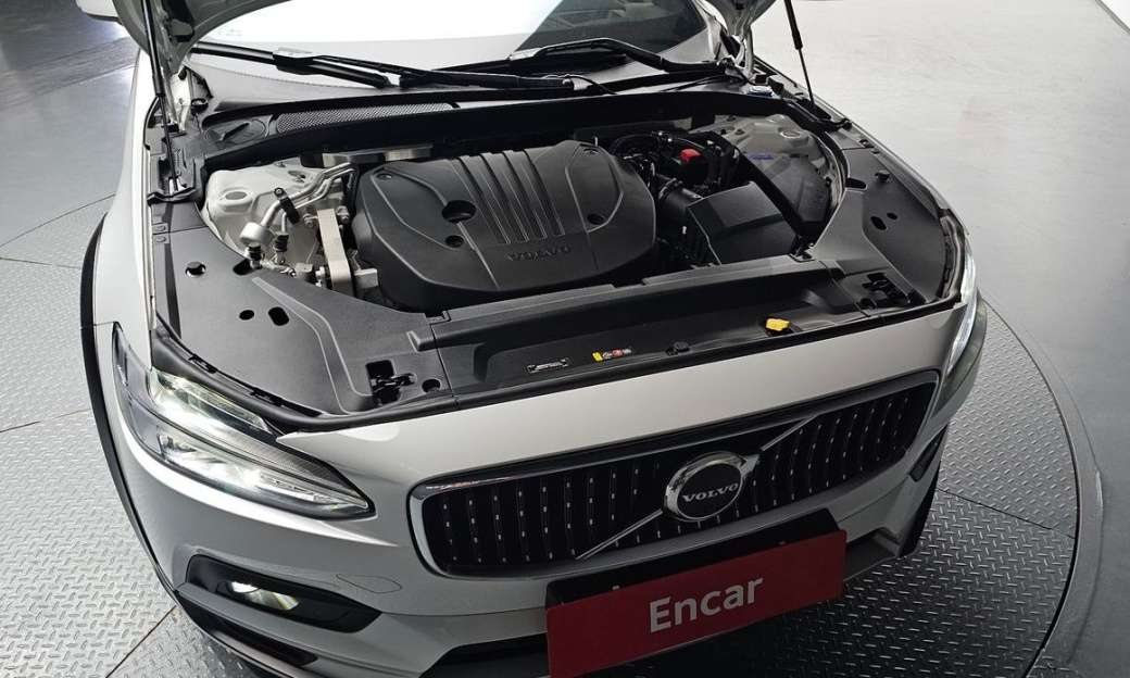 Volvo V90 B5 Ultimate AWD, 2023