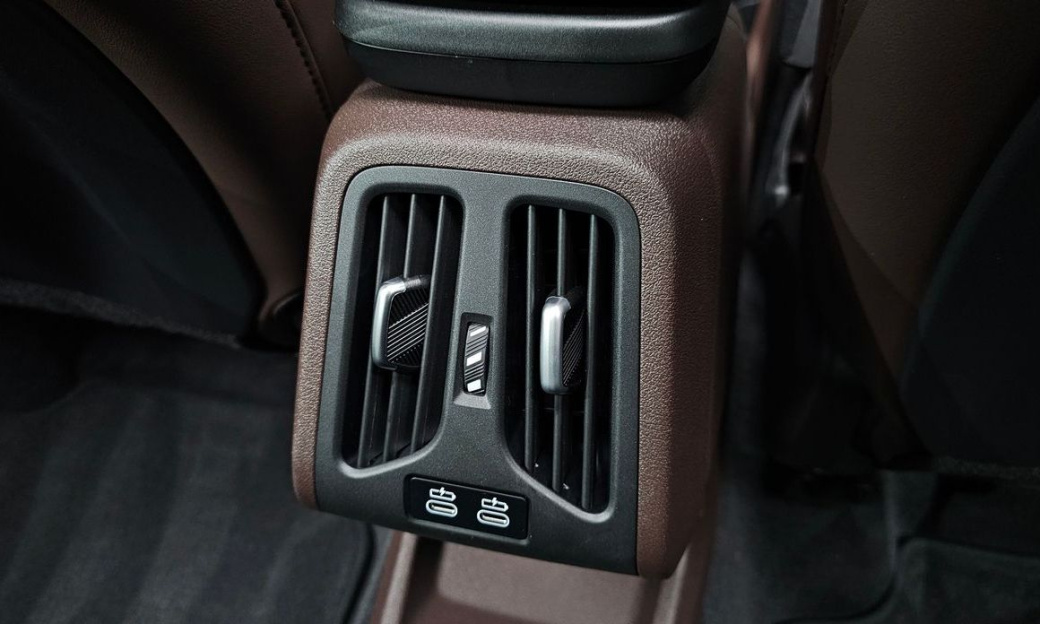 BMW X1 xDrive 20i M Sport, 2025