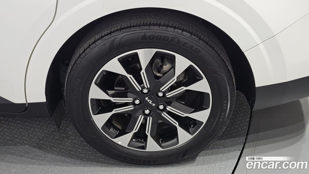 Kia Carnival 9-Seater Noblesse, 2023