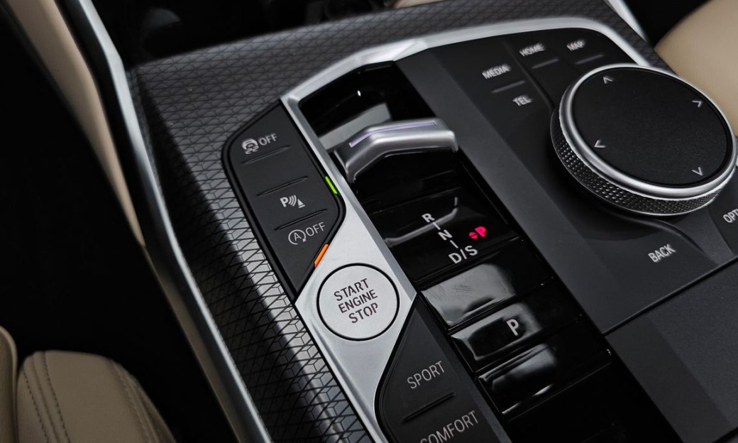 BMW 3-Series 320i M Sport, 2024