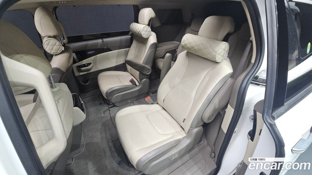 Kia Carnival 9-Seater Signature, 2022