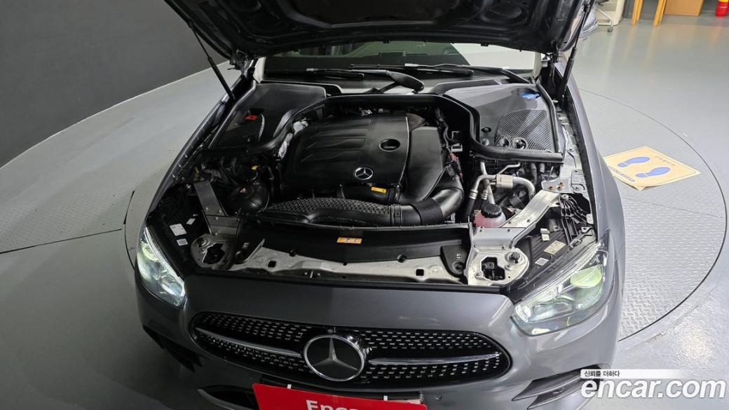 Mercedes-Benz E-Class E350 4MATIC AMG Line, 2022
