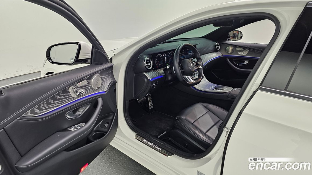 Mercedes-Benz E-Class E350 4MATIC AMG Line, 2021