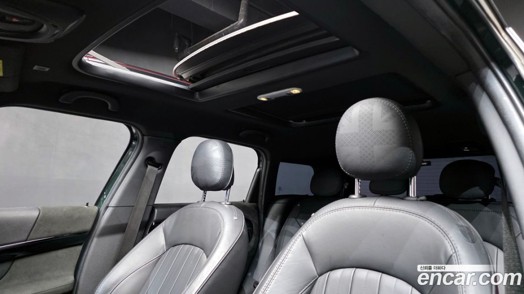 Mini Countryman JCW Launch Pack, 2023