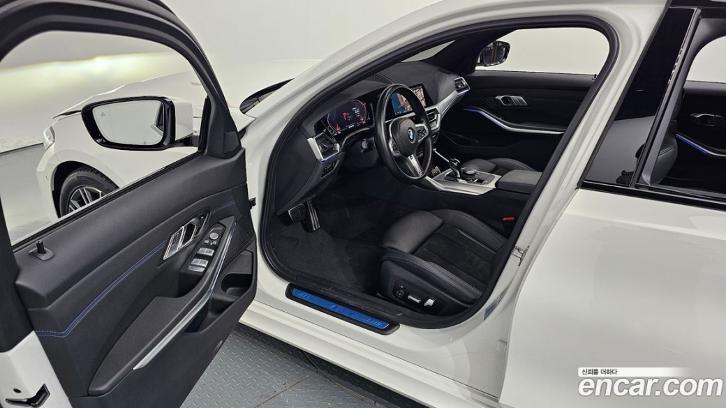 BMW 3-Series 320i M Sport, 2022