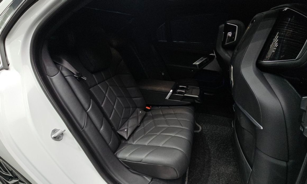 BMW 7-Series 740d xDrive M Sport, 2025