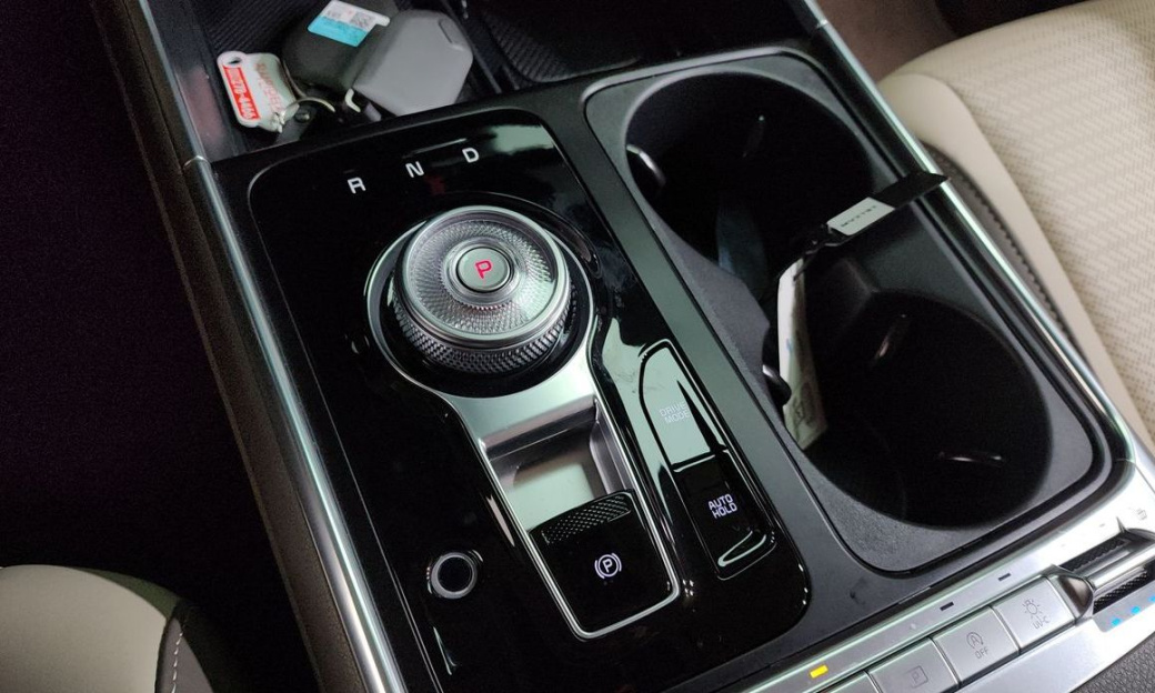 Kia Carnival 9-Seater Gravity, 2024