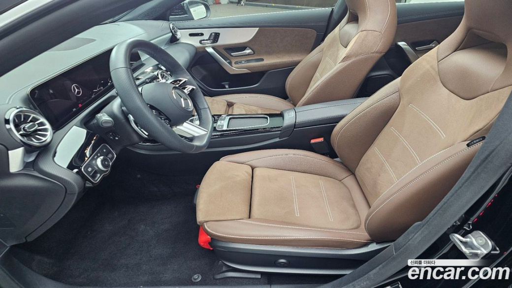 Mercedes-Benz CLA-Class CLA250 4MATIC, 2025