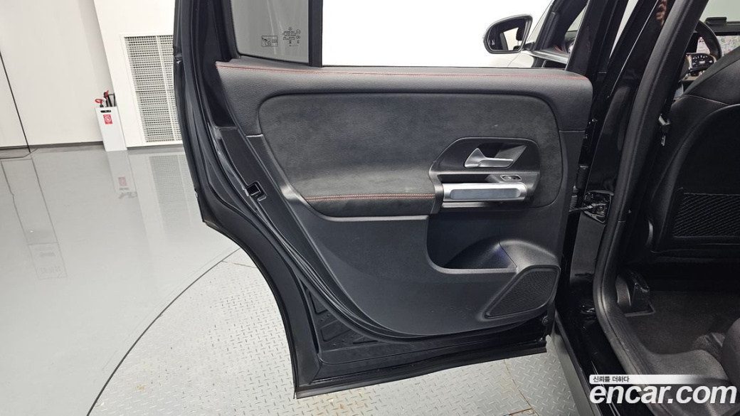 Mercedes-Benz GLB-Class GLB250 4MATIC, 2023