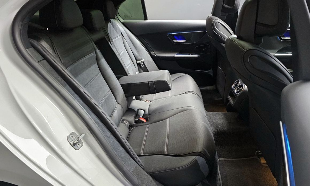Mercedes-Benz C-Class C300 4MATIC Avantgarde, 2024