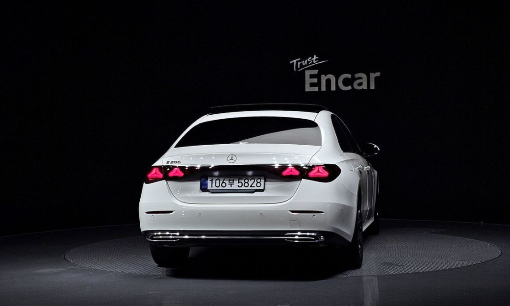 Mercedes-Benz E-Class E200 Avantgarde, 2025