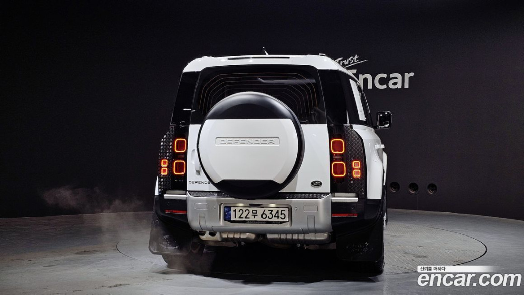 Land Rover Defender 110 D250 SE, 2023