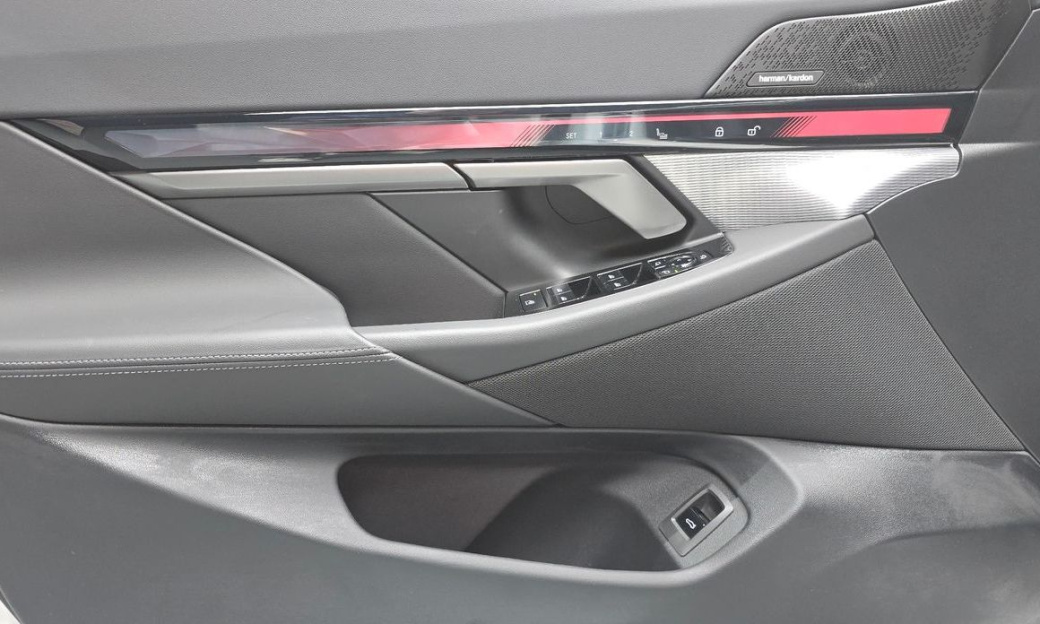 BMW 5-Series 523d M Sport, 2025