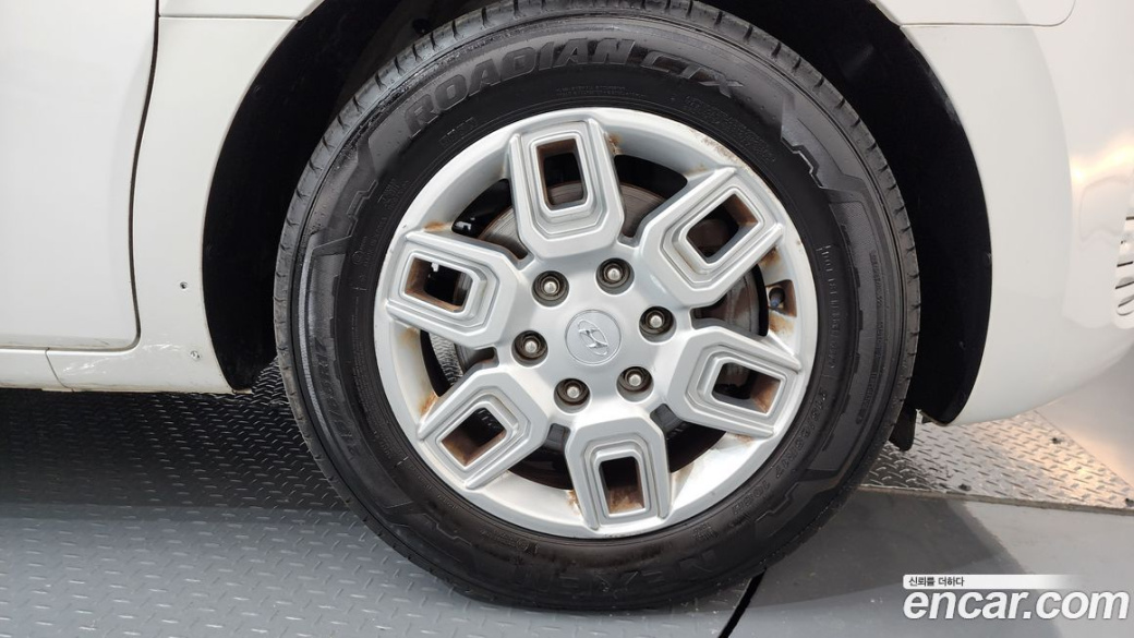 Hyundai Staria 4WD Tourer 9-Seater, 2023