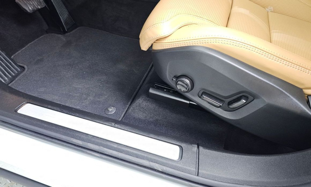 Volvo XC60 B6 Ultimate Bright, 2023